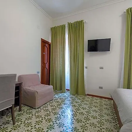 Antonello Bed and Breakfast Σαλέρνο