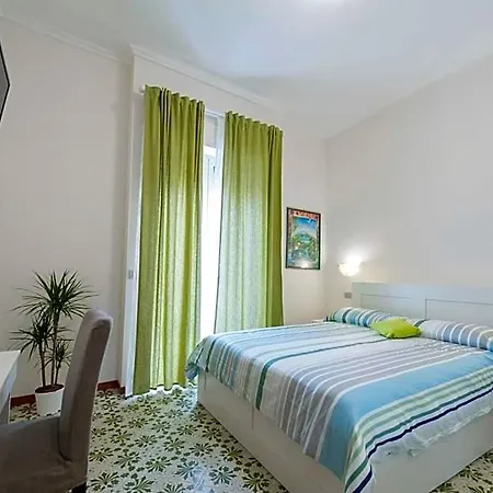 Antonello Bed and Breakfast Σαλέρνο
